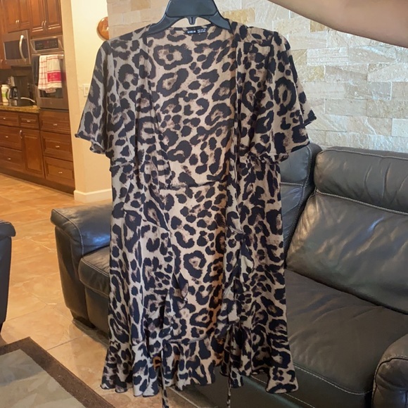 SHEIN Other - Cheetah print women’s medium sun coverup dress